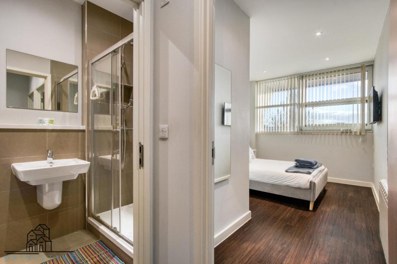 ロンドンCosy 1-Bed By Heathrow Airportアパートメント エクステリア 写真
