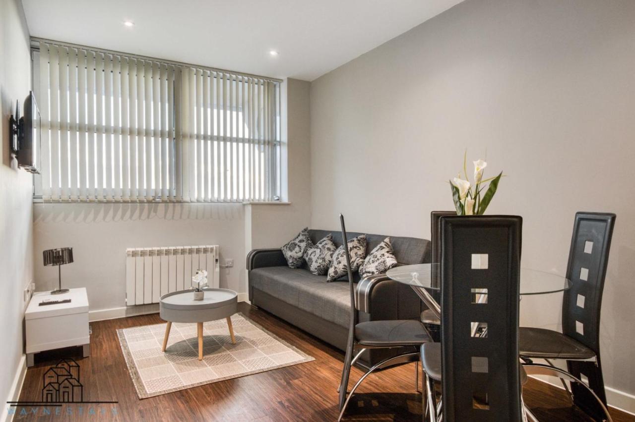 ロンドンCosy 1-Bed By Heathrow Airportアパートメント エクステリア 写真